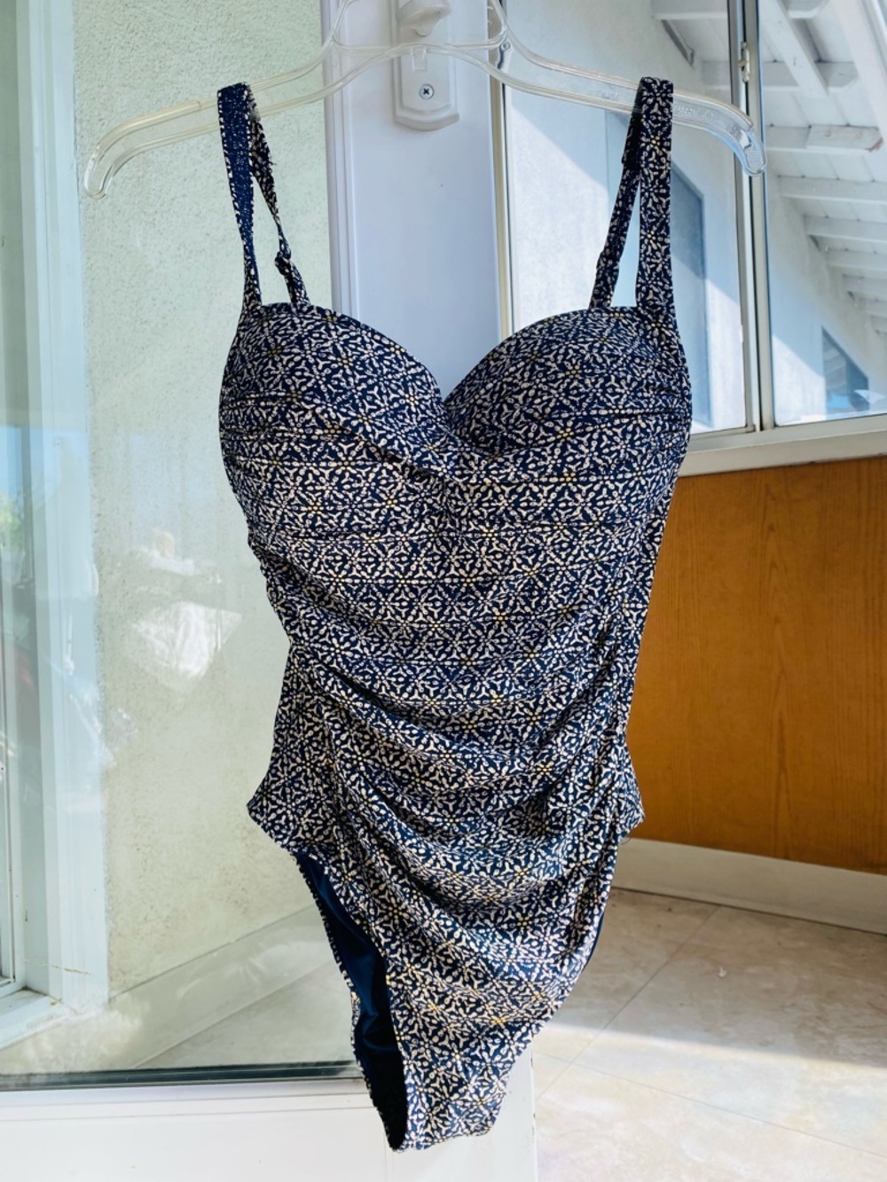 NIP TUCK Swim One Piece Swimsuit Rusched Tummy Control Navy Print Size 8